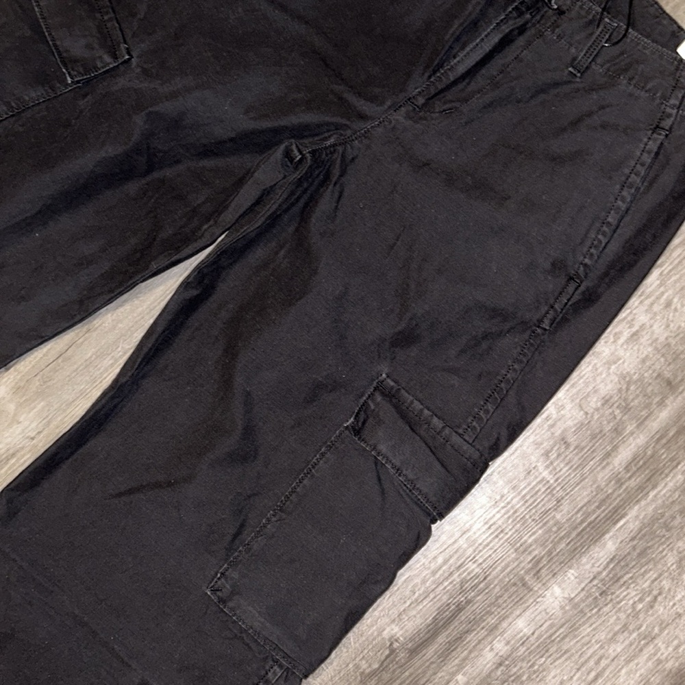 Levi’s Premium Baggy Cargo pants - Picture 13 of 13